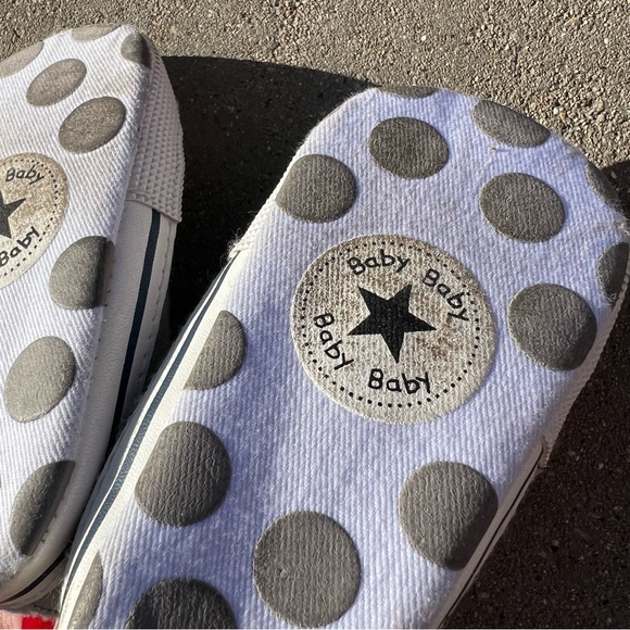 Gray baby cloth lace up shoes size 2 baby first shoes like new - Picture 7 of 9